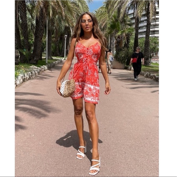 Red Floral Print Scarf Print Sleeveless V-Neck Tiered Mini Dress - Picture 8 of 11